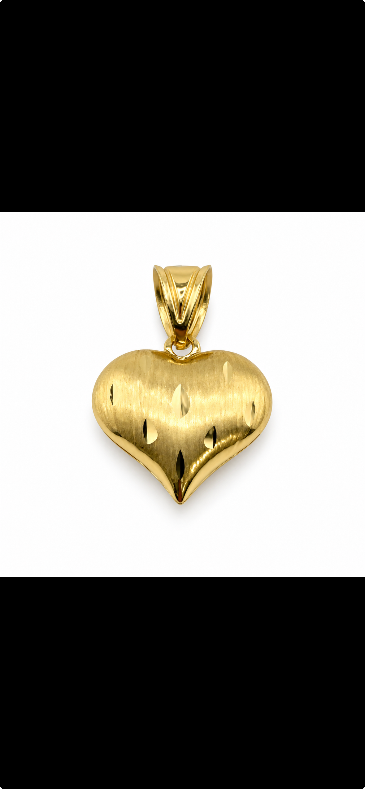 Dije de corazón satinado con detalles pulidos 10K