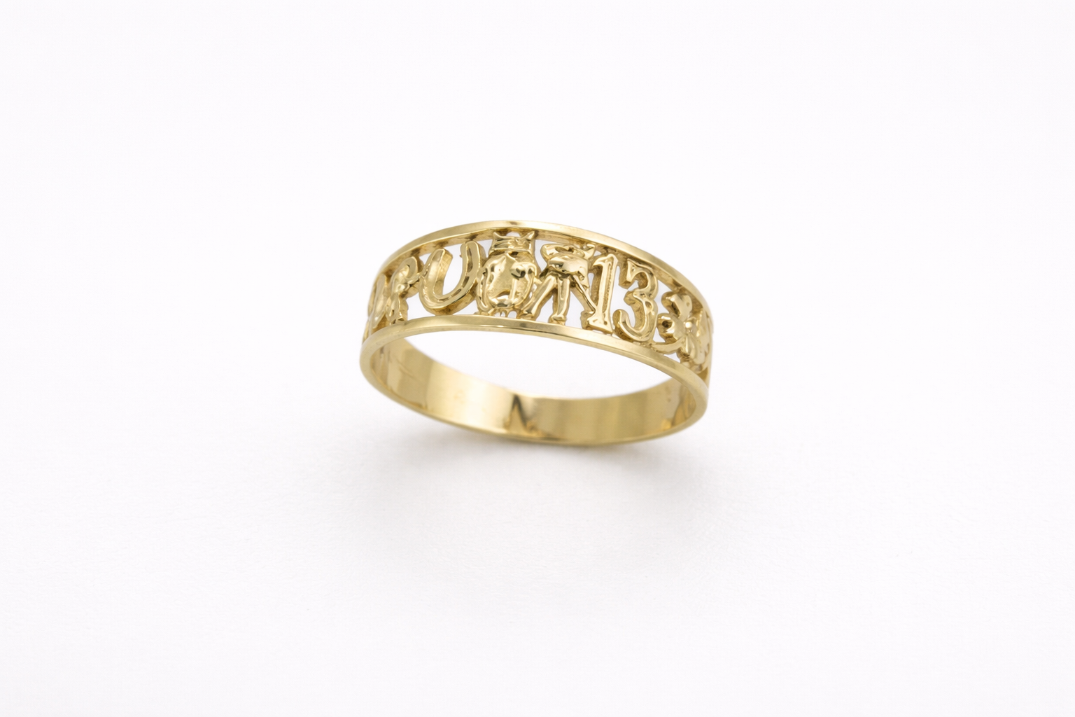 Anillo Personalizado con Nombre en Oro 10K
